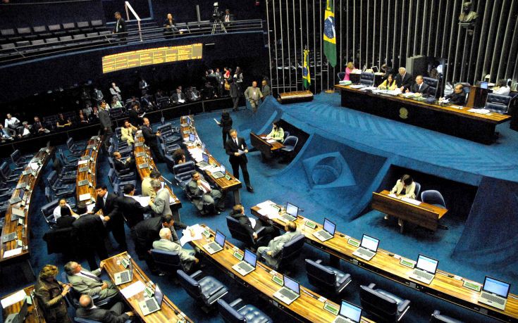 Εγκρίθηκε η μείωση των δαπανών στη Βραζιλία
