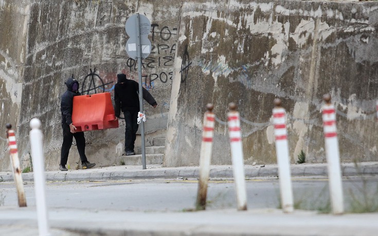 Προσφυγή για τους τραυματισμένους αστυνομικούς στα «Προσφυγικά»