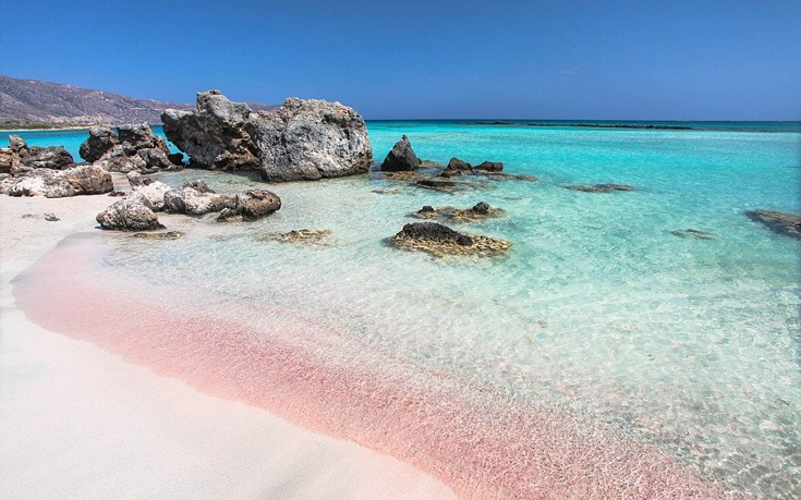 Αιθέριες κι εξωτικές ροζ παραλίες σε όλο τον κόσμο