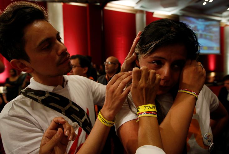 Αιφνιδιασμός στην Κολομβία, οι πολίτες απέρριψαν τη συμφωνία ειρήνης με τη FARC