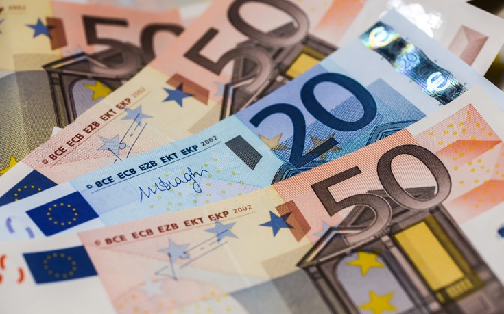 Αντλήθηκαν 1,6 δισ. ευρώ από τη δημοπρασία εξάμηνων εντόκων