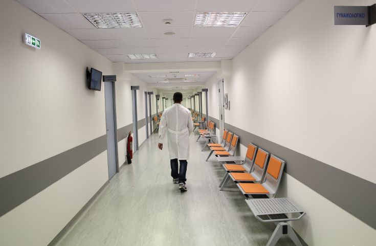 Γιατρός καταδικάστηκε για ασελγείς πράξεις σε νεαρή ασθενή
