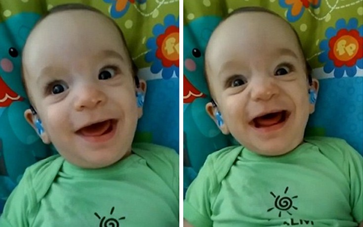 Αγόρι οκτώ μηνών ακούει για πρώτη φορά τη φωνή της μαμάς του