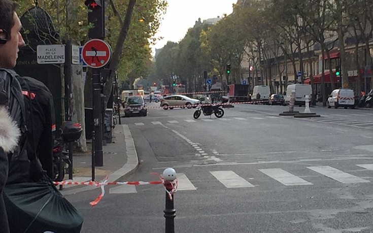 Συναγερμός για βόμβα και ελεγχόμενη έκρηξη στο Παρίσι