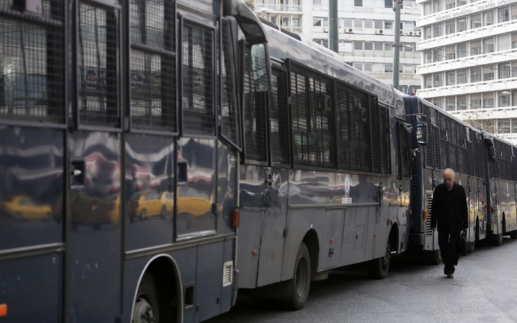 Φεύγουν οι κλούβες των ΜΑΤ από το κέντρο και έρχονται λεωφορεία καλύτερης αισθητικής