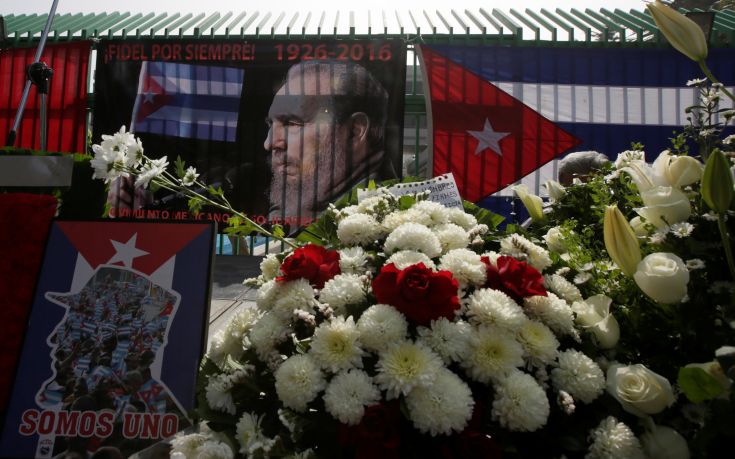 Οι Κουβανοί αποτίουν φόρο τιμής στον Φιντέλ Κάστρο