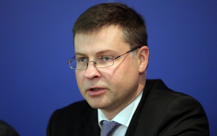 Ντρομπρόβσκις: Να συνδεθεί η ελάφρυνση του χρέους με την ανάπτυξη