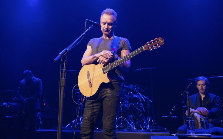 Με τραγούδι-μήνυμα ξεκίνησε τη συναυλία του στο Μπατακλάν ο Sting