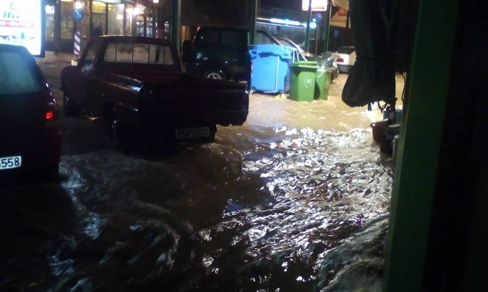 Xαλάζι, πλημμυρισμένα σπίτια και «φουσκωμένα» ποτάμια στη Λέσβο