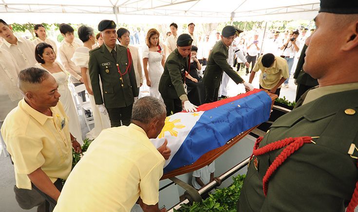Έθαψαν με τιμές ήρωα τον Μάρκος στις Φιλιππίνες