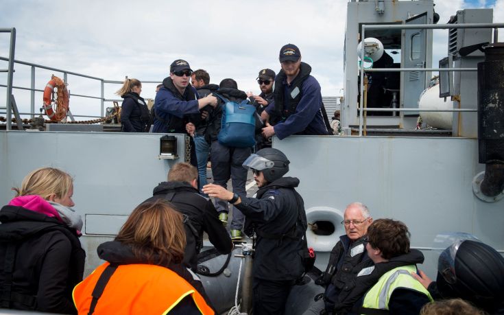 Πολεμικά πλοία στη Νέα Ζηλανδία για την απομάκρυνση εγκλωβισμένων