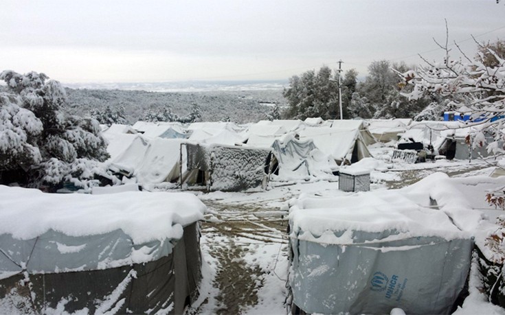 Θάφτηκαν στο χιόνι οι σκηνές των προσφύγων στον Όλυμπο