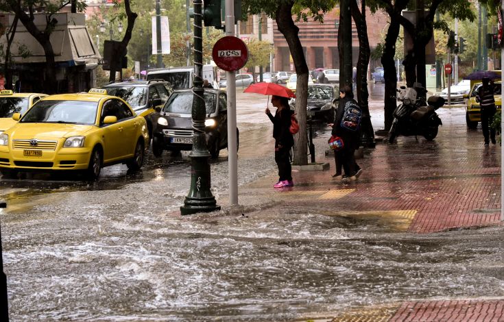 Ογδόντα κλήσεις στην Πυροσβεστική λόγω της κακοκαιρίας