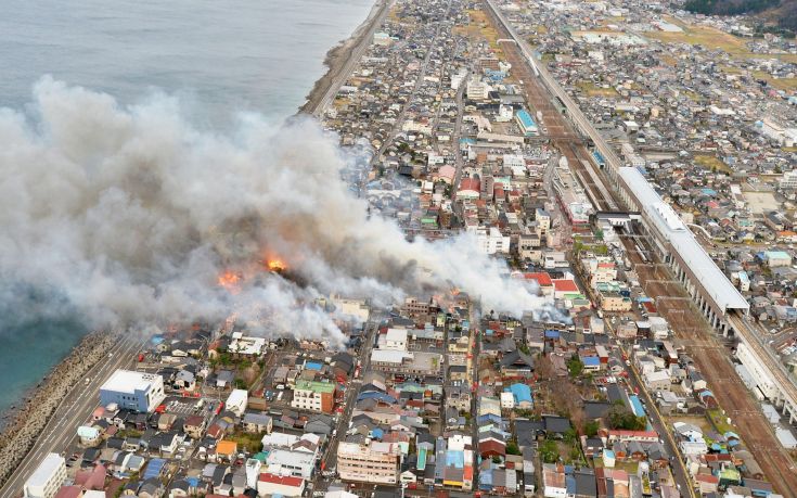 Στις φλόγες τυλίχθηκαν 140 κτίρια στην Ιαπωνία