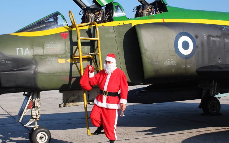 Με μαχητικό αεροπλάνο θα φτάσει ο Άγιος Βασίλης στη Λάρισα
