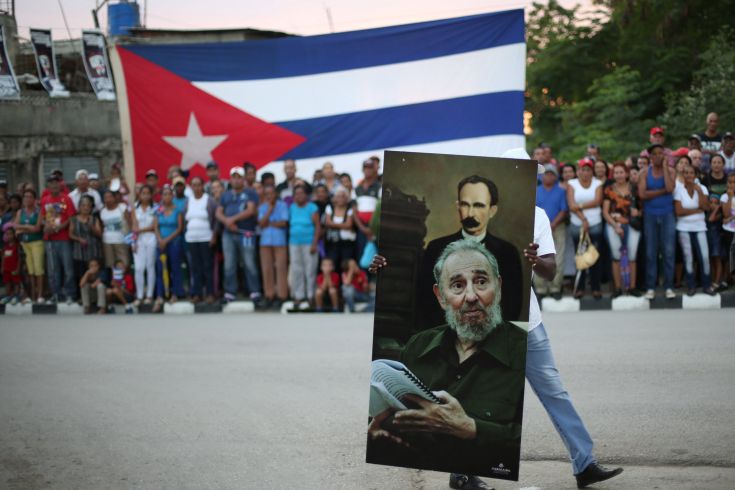 2016-12-03T042218Z_616000519_RC1860518230_RTRMADP_3_CUBA-CASTRO