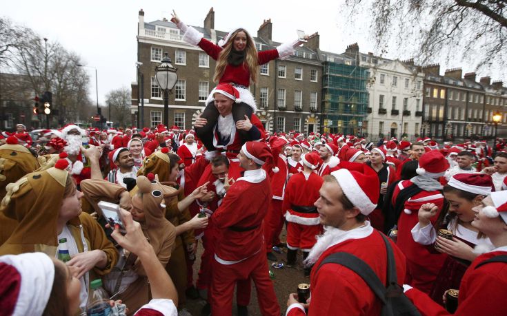 2016-12-10T170759Z_1213900861_LR1ECCA1BKPE4_RTRMADP_3_CHRISTMAS-SEASON-SANTACON