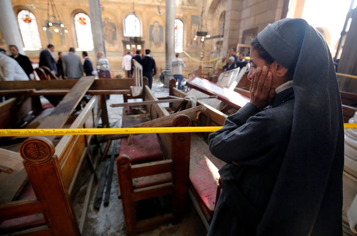 Στο πένθος βυθίζεται η Αίγυπτος μετά την πολύνεκρη επίθεση σε κοπτική εκκλησία