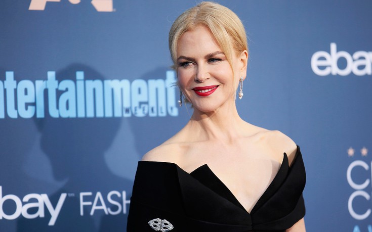 Η Nicole Kidman αποθεώνει το total black