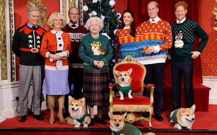 Η βασιλική οικογένεια της Βρετανίας με αστεία χριστουγεννιάτικα πουλόβερ