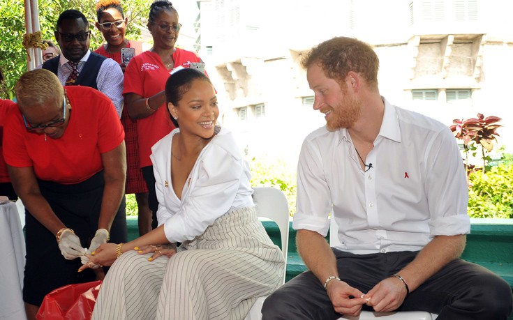 Η πλάκα του πρίγκιπα Χάρι στην Rihanna στην εξέταση για τον ιό του AIDS
