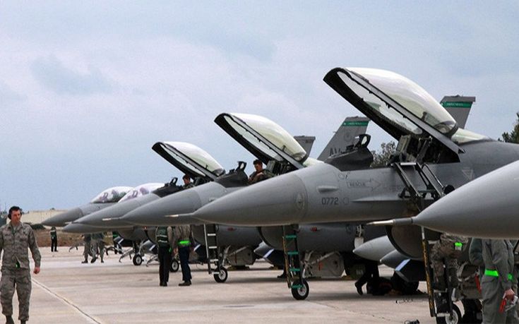 Συνεκπαίδευση ελληνικής και αμερικανικής πολεμικής αεροπορίας στη Σούδα