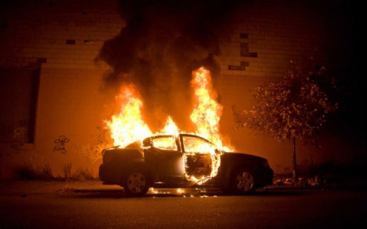 Θεσσαλονίκη: Φωτιά τα ξημερώματα σε σταθμευμένο αυτοκίνητο
