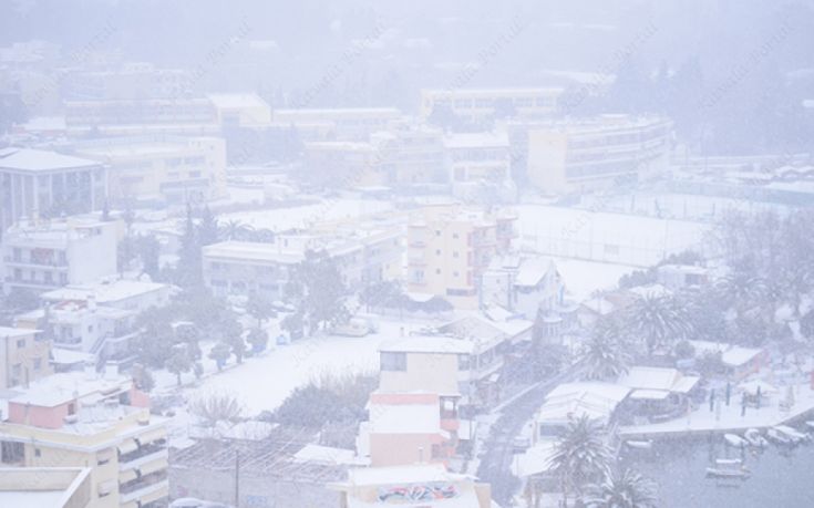 Σε λευκό κλοιό Καβάλα και Δράμα