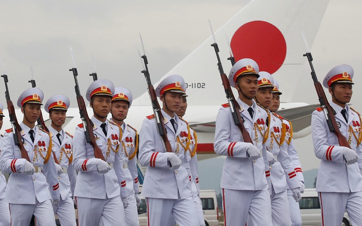 Η Ιαπωνία φτιάχνει «άξονα» κατά της Κίνας