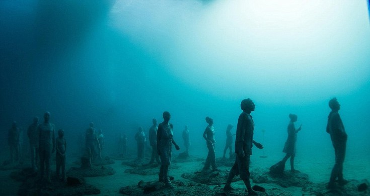 Άνοιξε το πρώτο υποβρύχιο μουσείο στην Ευρώπη με 300 γλυπτά σε φυσικό μέγεθος