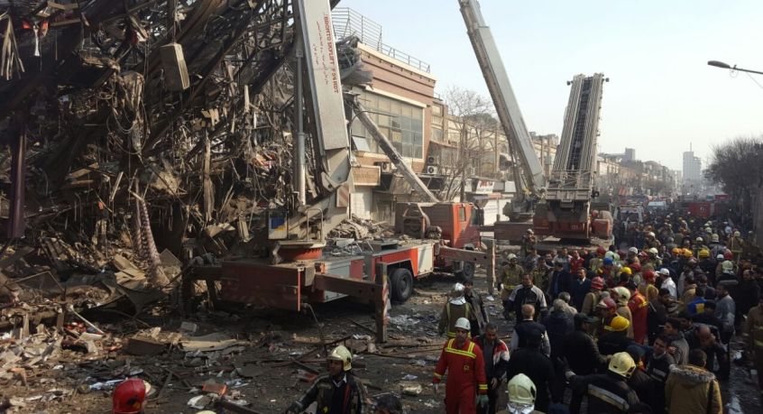 Τουλάχιστον 30 οι νεκροί από τον ουρανοξύστη που κατέρρευσε