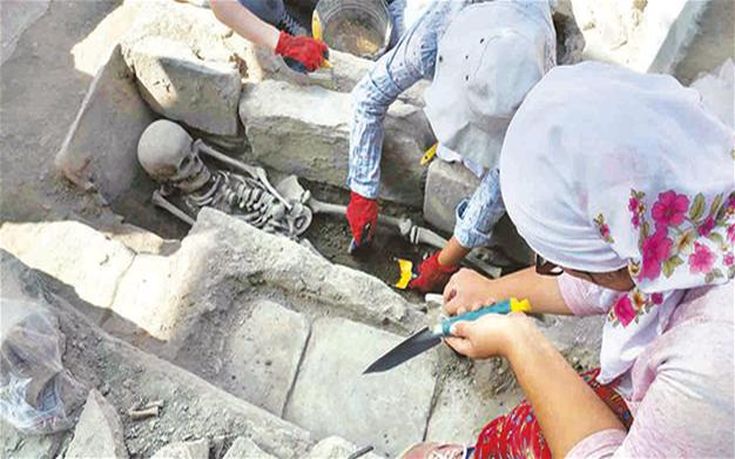 Ανακαλύφθηκαν 65 τάφοι στην αρχαία πόλη Στρατονίκεια