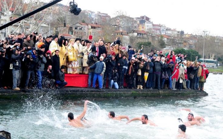 Κανονικά ο καθαγιασμός των υδάτων στην Κωνσταντινούπολη