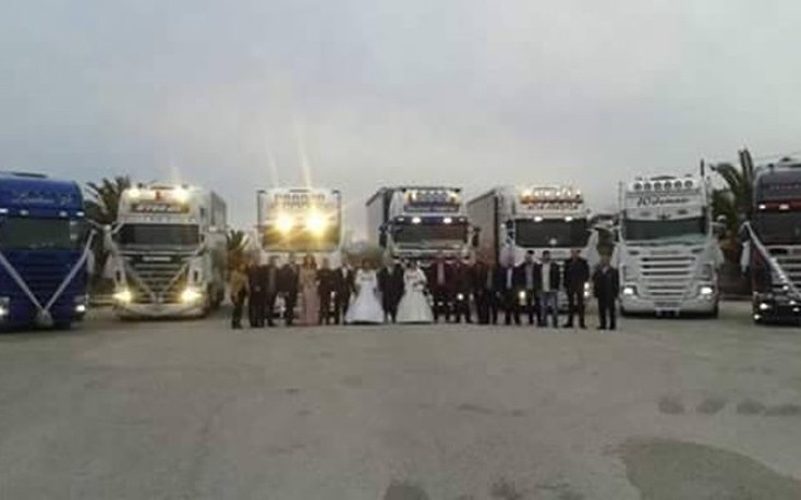 Ο διπλός γάμος με τα φορτηγά που ξεσήκωσε το Αγρίνιο