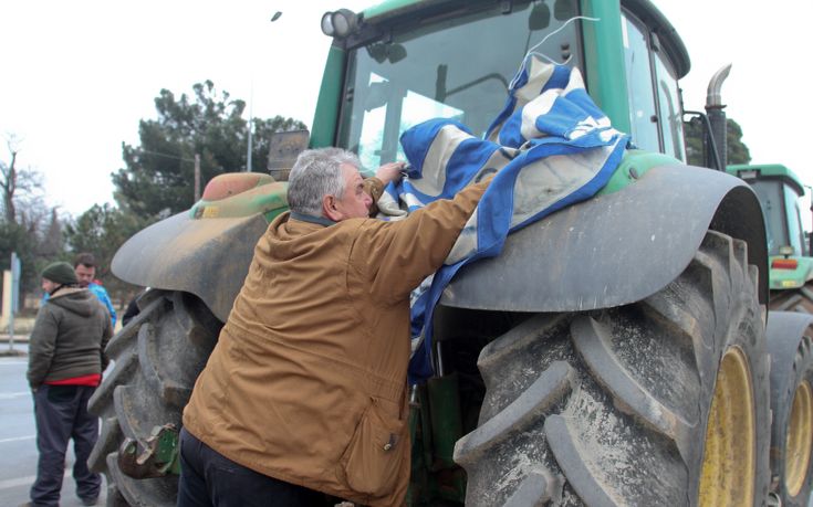 Κατάληψη αγροτών στην εφορία Ιωαννίνων