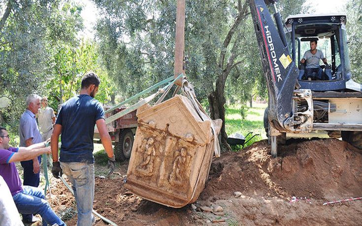 Βρέθηκαν τρεις αρχαίοι τάφοι στην Προύσα