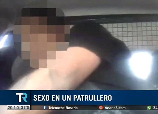 Αστυνομικοί έκαναν σεξ μέσα σε περιπολικό την ώρα που τους ειδοποιούσαν για ληστεία