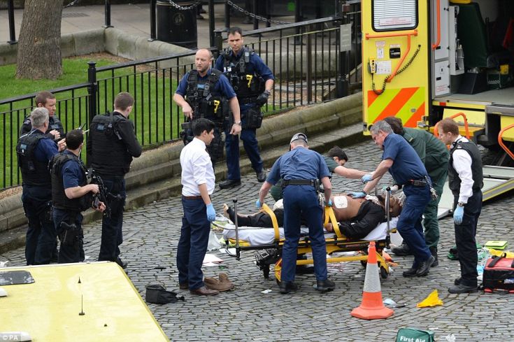 Η φωτογραφία του άντρα που εικάζεται ότι είναι ο δράστης της επίθεσης στο Λονδίνο