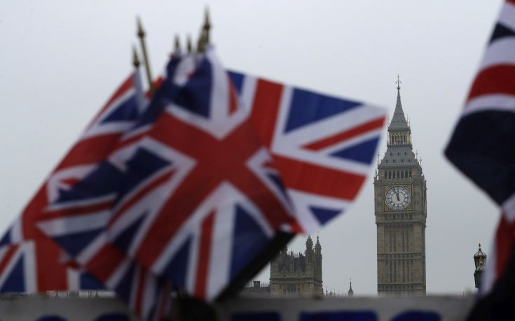 Μέι: Δεν έχουν αλλάξει τα σχέδια για το Brexit