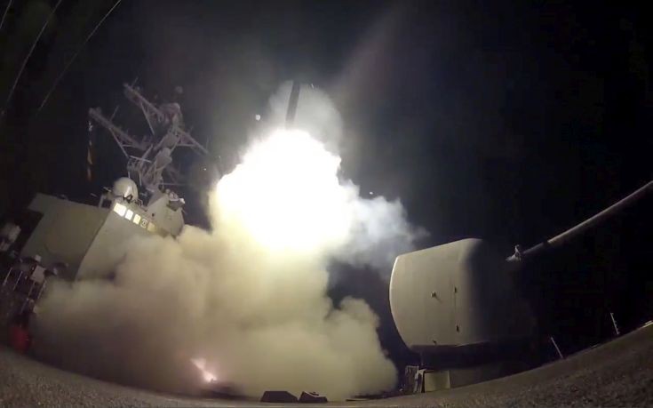 Τουλάχιστον 30 άμαχοι σκοτώθηκαν σε αεροπορικές επιδρομές εναντίον του ΙΚ στη Συρία