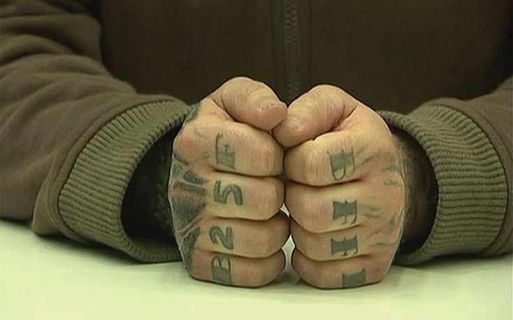 Αντισημιτικό τατουάζ στέλνει στη φυλακή νεοναζί Γερμανό