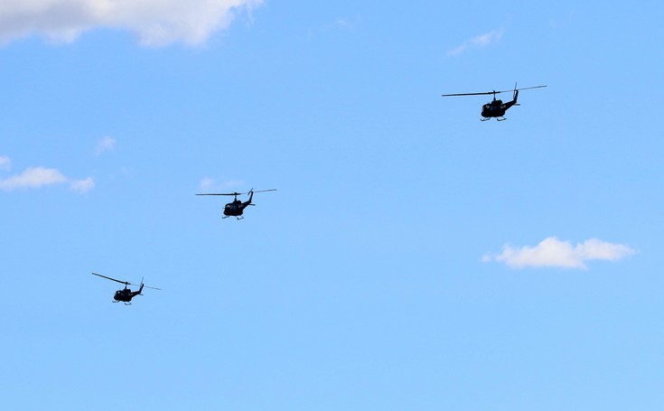 Αγωνία για την τύχη των πέντε επιβατών στο στρατιωτικό ελικόπτερο που έπεσε στο Σαραντάπορο