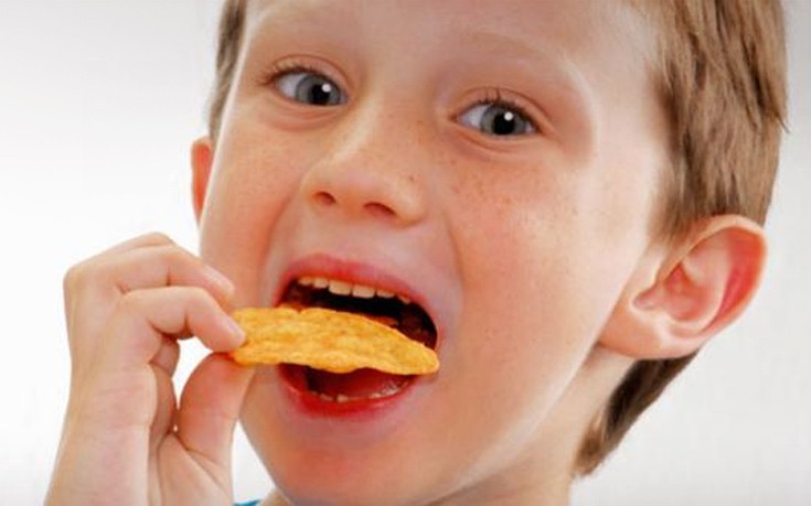 Πώς σχετίζεται η κατανάλωση επεξεργασμένων τροφίμων με την παιδική παχυσαρκία