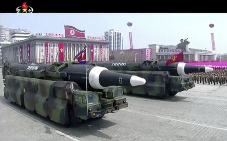 Με επίδειξη πυραύλων στέλνει το μήνυμά της η Βόρεια Κορέα