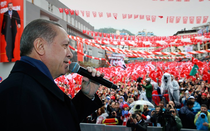 Έκτακτο συνέδριο του κυβερνώντος κόμματος AKP στην Τουρκία