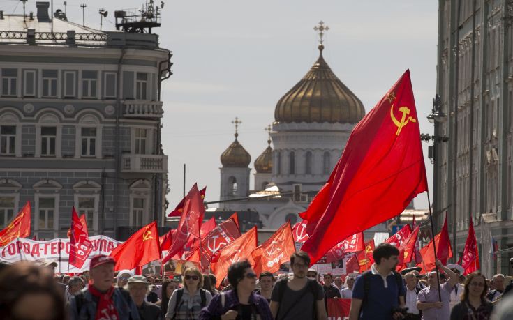 Τεράστια διαδήλωση στη Μόσχα για την Πρωτομαγιά