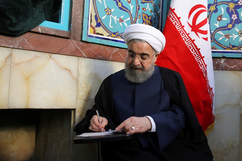 Πανηγυρική επανεκλογή Ροχανί στο Ιράν