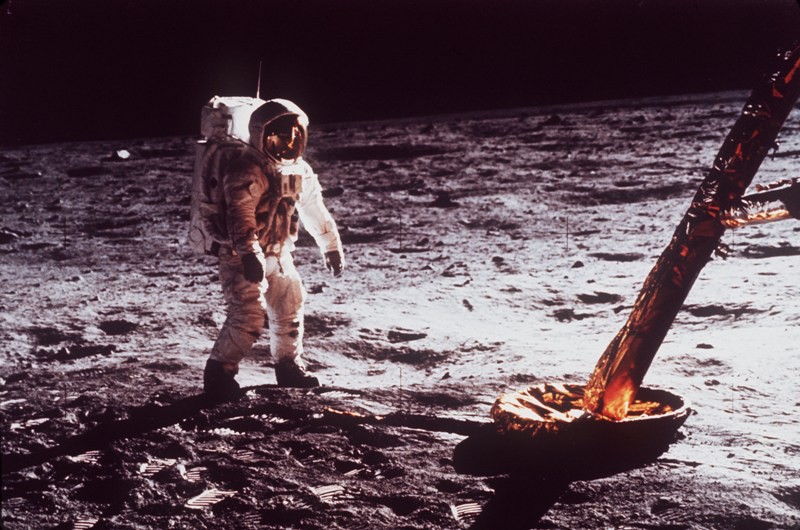 Αφιερωμένο στα 50 χρόνια από την αποστολή του Apollo 11 το σημερινό doodle της Google