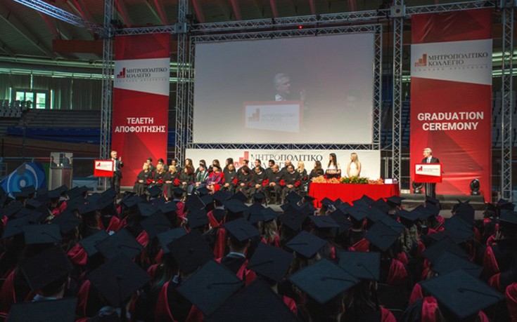 Λαμπρές τελετές αποφοίτησης του Μητροπολιτικού Κολλεγίου σε Αθήνα και Θεσσαλονίκη