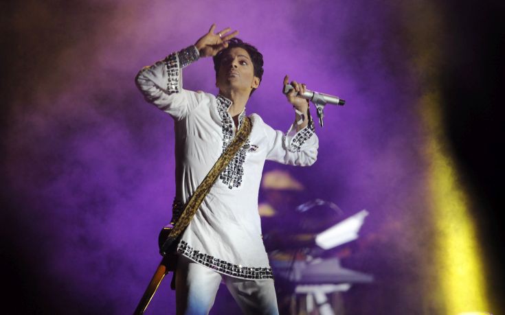 Prince: Θαυμαστές τίμησαν τα τρία χρόνια από τον θάνατό του
